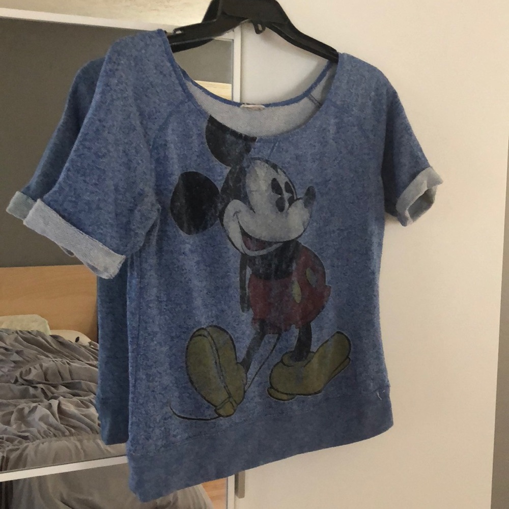 🚨Disney Mickey Mouse sweatshirt 🚨3/17🚨
